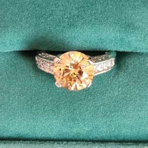 Ladies sterling ring